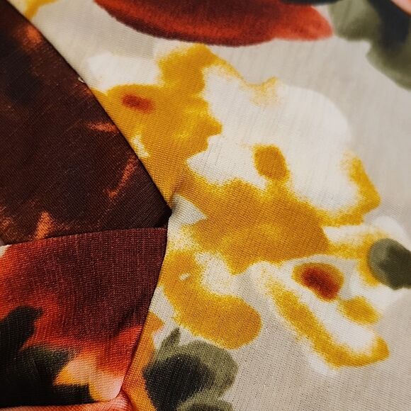 Sew In Love, Made in USA, v-neck, beautiful floral pattern blouse, XL - Picture 7 of 7